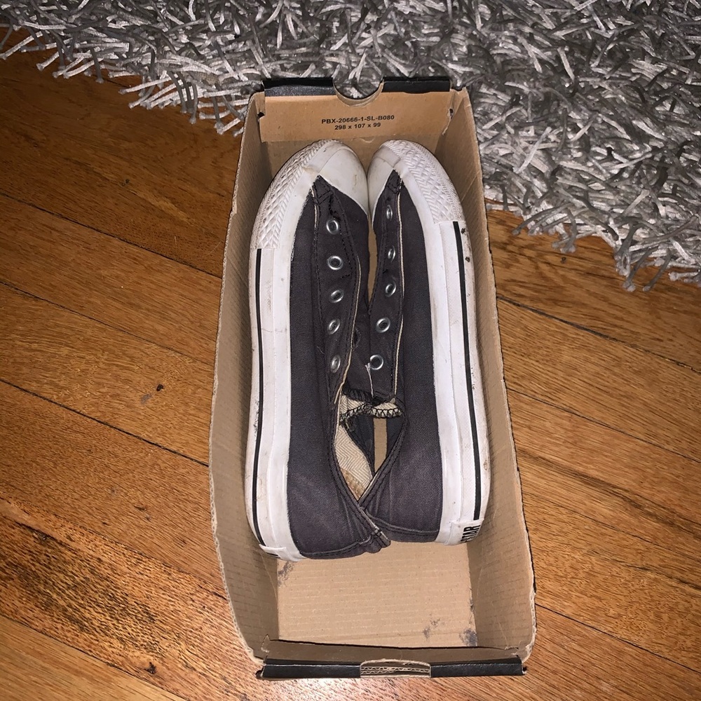 Converses - Picture 3 of 4